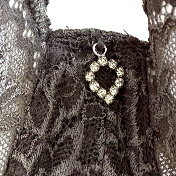 Frederick’s of Hollywood Gray Lace Underwire Bra 36C Rhinestone Heart Bling - Picture 2 of 6